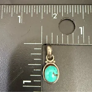 Vintage 925 Sterling Silver Oval Cabochon Turquoise Southwestern Pendant 2.3g. thumbnail 7