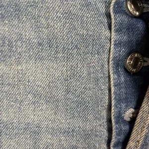 Levi's Ribcage Straight Ankle Jeans Size‎ 26 thumbnail 4