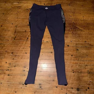 Beyond Yoga navy mesh sides L athletic leggings thumbnail 3