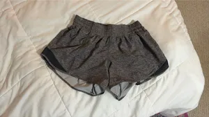 Lululemon Hotty Hot 4" thumbnail 4