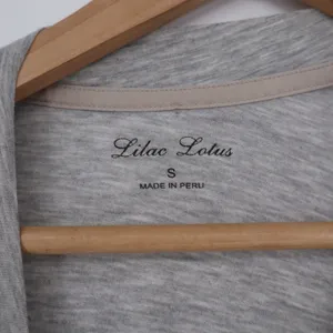 Lilac Lotus T-Shirt Womens S V-Neck Heather Grey Pima Cotton Short Sleeve EX thumbnail 3