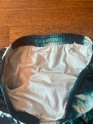 Old Navy Dolphin Hem Shorts thumbnail 3