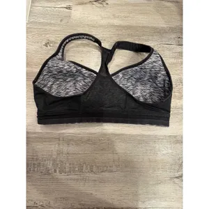 Lululemon Sports Bra – Size 10 thumbnail 2