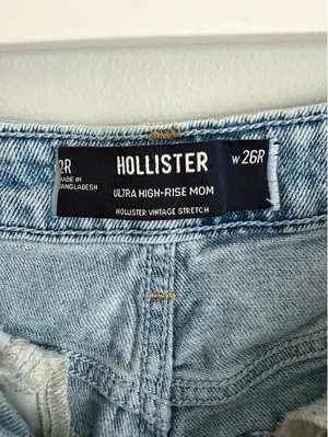 Hollister Ultra High Rise Mom Jeans 26R Light Wash Distressed thumbnail 2