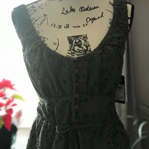 NWT Guess Larisen Cotton Eyelet Peplum Top thumbnail 5
