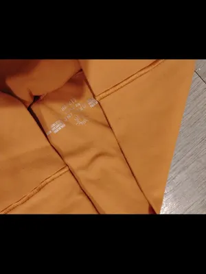 High-Waist Leggings with Side Pockets thumbnail 2