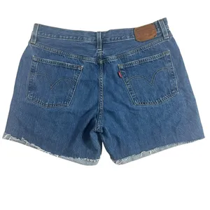 Levi’s Premium Medium Wash Cut Off Raw Hem Women’s Denim Jean Shorts Size W32 thumbnail 2