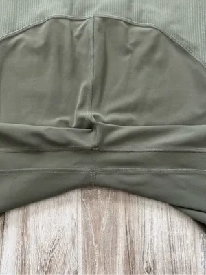 Lululemon Blissful Bend Super High-Rise Short 8"Army Green Size 10 thumbnail 6