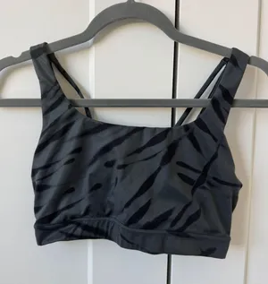 Sports Bra thumbnail 1