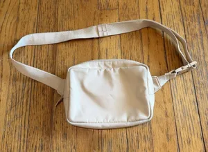 BEIS Waist Pack Fanny Pack Belt Bag Beige Zip Pockets Tethered Card Wallet thumbnail 1