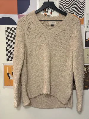 Universal Thread Cream Textured V-Neck Sweater Size Small Cozy Fall thumbnail 1