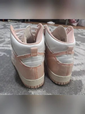 Nike Women’s Arctic Orange 1985 Dunks High Top Sneakers thumbnail 4
