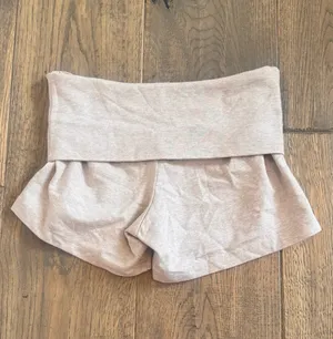 Brandy Melville Priscilla Shorts  thumbnail 3