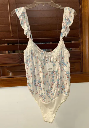 NWT $68 Free People Ivory Combo Take It Away Floral Tie-Front Lace Bodysuit S thumbnail 4