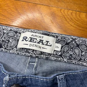 Ariat R.E.A.L. Rainstorm Jeans Womens 33R Medium Wash Straight Leg AW65301 thumbnail 5