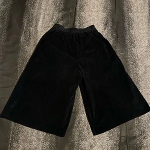 Womens 7/8 The Bottom Line by Brooks 100% Cotton Black Wide Leg Capri/Culottes thumbnail 2