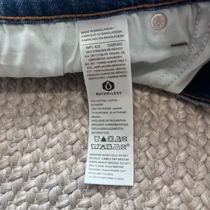 Signature Levi Strauss Hi Rise 5" Shorts Sz 24 thumbnail 2