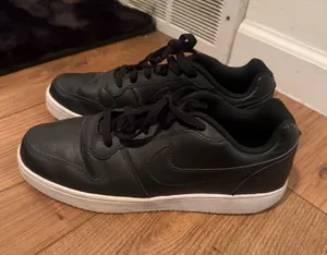 Nike Sneakers thumbnail 1