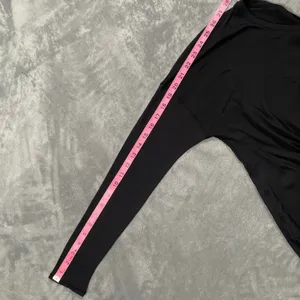 Lululemon Long Sleeve Top 8 Black Side Tie Lightweight Yoga Layering Drapey thumbnail 6