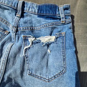 Abercrombie High Rise 4" Short Jean Shorts 2/26 Distressed Denim Cut Off thumbnail 7