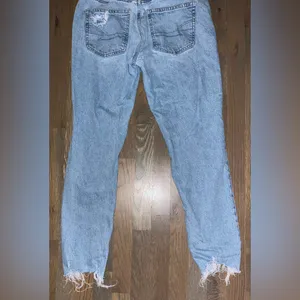 American Eagle Outfitters Light Blue Distressed Boyfriend Jeans thumbnail 9