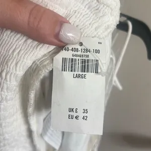 ✨Abercrombie & Fitch White Tie Strap V-Neck Sz Large Cami Top✨ thumbnail 12