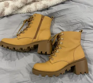 Heeled Booties Tan Size 7 thumbnail 2