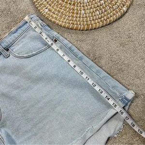 Abercrombie & Fitch Curve Love The Dad Short High Rise Cuff Hem Light Wash 34/18 thumbnail 12