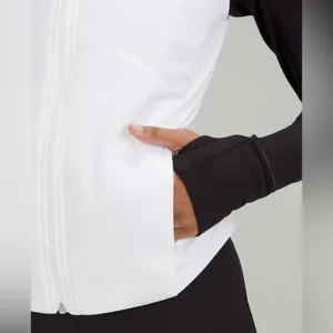 Lululemon NWT Push Your Pace Vest White Size 12 thumbnail 2