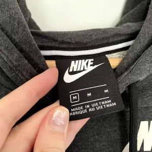 Nike gray white swoosh hooded sweatshirt hoodie women's size M kangaroo cotton thumbnail 4