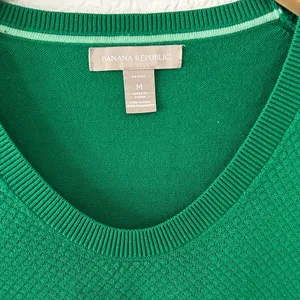 Banana Republic Vibrant Green V-Neck Sweater thumbnail 2