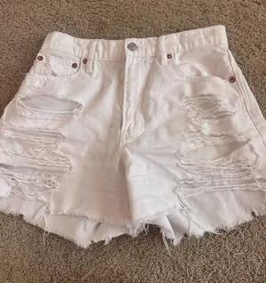 American Eagle Highest Rise 90s Boyfriend Shorts thumbnail 1