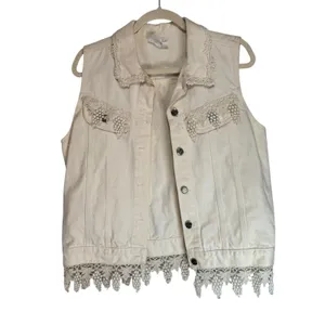 Glitter‎ & Gold Houston Cream Denim Vest Crochet Lace Grape Trim Womens Medium thumbnail 6