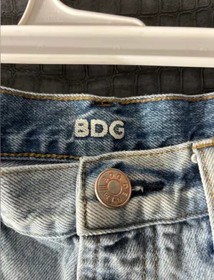 BDG Mid-Rise Breezy Shorts thumbnail 5