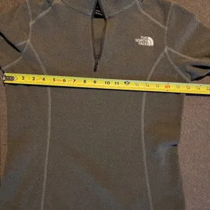 The North Face Womens Fleece 1/4 Zip Pullover Gray Long Sleeve Sweatshirt Size S thumbnail 6