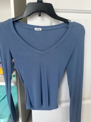 garage sleek v-neck long sleeve thumbnail 2