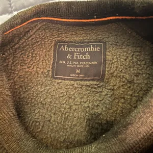 Abercrombie & Fitch Women’s Camo sweatshirt Women’s Medium thumbnail 3