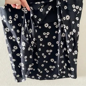 Hollister Black & White Floral High-Rise Cinched Midi Skirt thumbnail 4