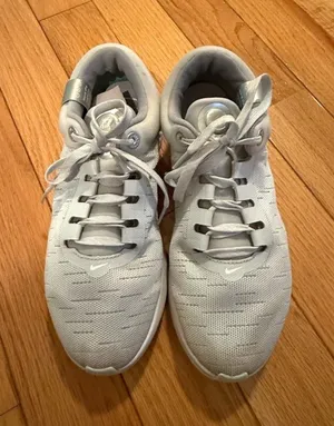 Nike Renew Serenity Run Women's Road Running Shoes Pure Platinum Gray size 11 thumbnail 1