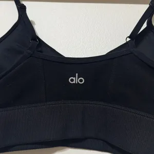 NEW ALO Yoga Alosoft Head Start Bra Size Medium Black NWOT thumbnail 7