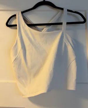 Lululemon Crop top thumbnail 1