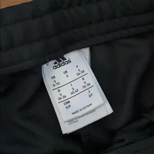 Adidas    thumbnail 2