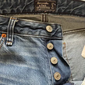 Abercrombie & Fitch‎ Ames Slim Boyfriend Jeans Distressed Grunge Size 27/4 thumbnail 6