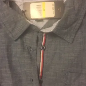 NWT Tommy Hilfiger‎ Button Up thumbnail 2
