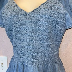GAP Women’s Denim Smocked V Neck Ruffle Sleeve Top Size Medium thumbnail 5