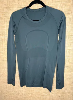 Lululemon Swiftly Tech Long Sleeve 2.0 Dark Green Shirt Size 6 Thumbholes thumbnail 1