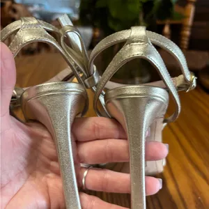 Delta Silver Bow Heels thumbnail 2