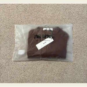 Joah Brown Long Sleeve Invisible Zip, NWT! thumbnail 7