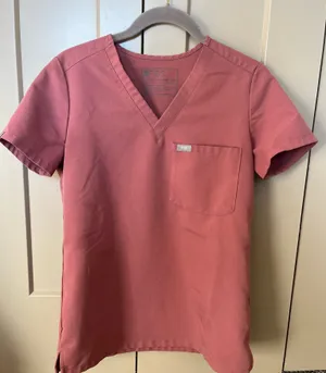 FIGS Scrub Top Catarina One-Pocket thumbnail 1