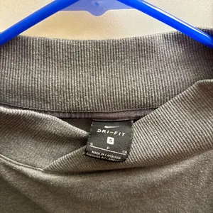 Nike Women’s Long Sleeve DRIFIT Sweater Size Small thumbnail 2